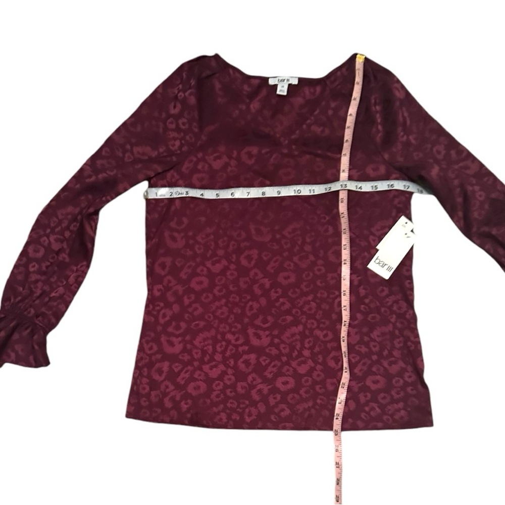 NEW Bar III Plus Size Animal Jacquard Blouse Ruffle Sleeve Size XS Maroon - Picture 4 of 8